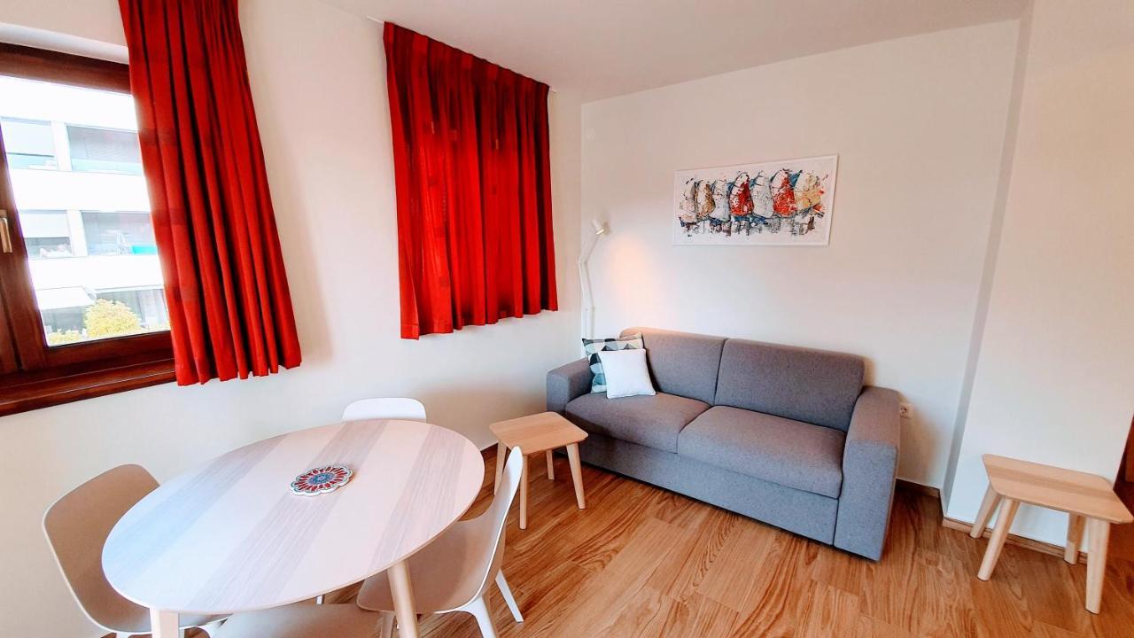 Luxury Apartment - Few Minutes From The Sea Porec Bagian luar foto