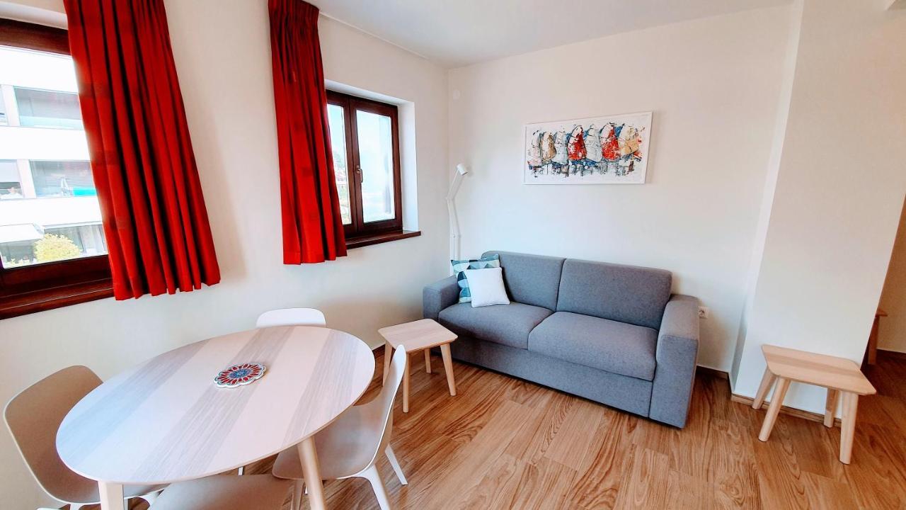 Luxury Apartment - Few Minutes From The Sea Porec Bagian luar foto