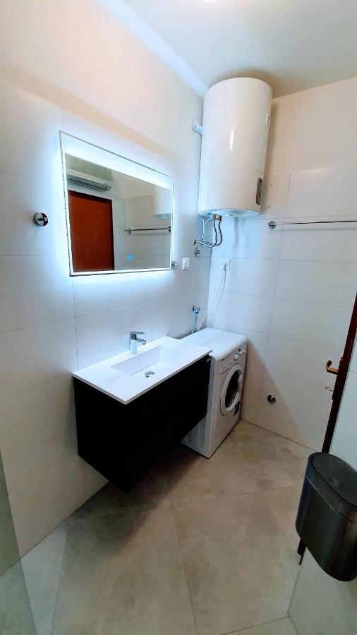 Luxury Apartment - Few Minutes From The Sea Porec Bagian luar foto